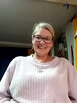 irinamaux online show from May 29, 2026, 4:43 am