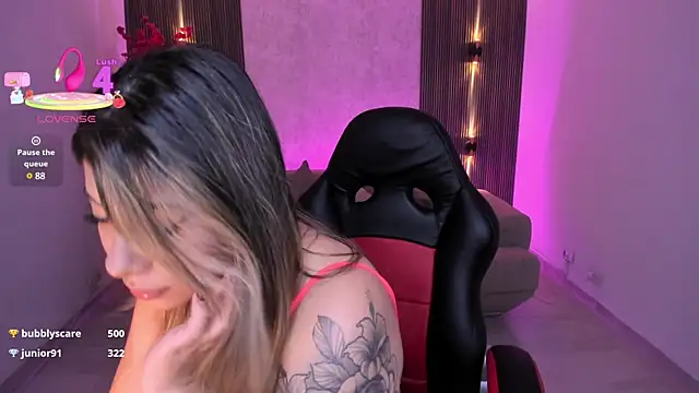 Snapshot of celeste_rosse chatting on March 6, 2025, 6:52 am celeste rosse online show from March 6, 2025, 6:52 am