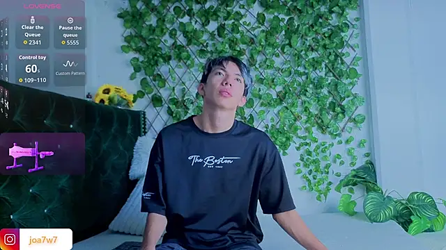 Snapshot of Levii_Ackermann chatting on November 26, 2025, 1:34 pm Levii Ackermann online show from November 26, 2025, 1:34 pm