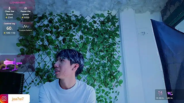 Snapshot of Levii_Ackermann chatting on November 29, 2025, 4:43 pm Levii Ackermann online show from November 29, 2025, 4:43 pm