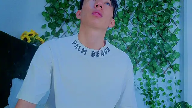 Snapshot of Levii_Ackermann chatting on January 10, 2026, 6:42 pm Levii Ackermann online show from January 10, 2026, 6:42 pm