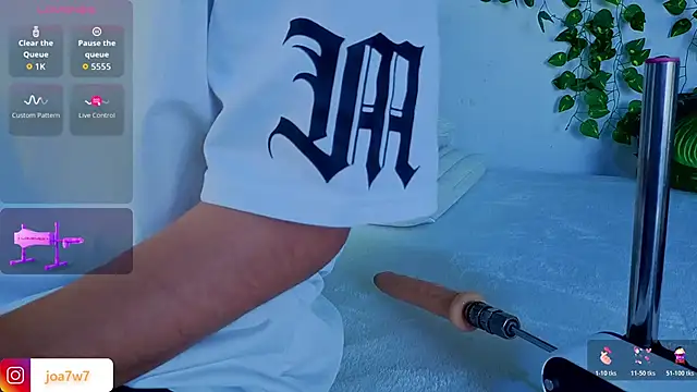 Snapshot of Levii_Ackermann chatting on January 13, 2026, 2:22 pm Levii Ackermann online show from January 13, 2026, 2:22 pm