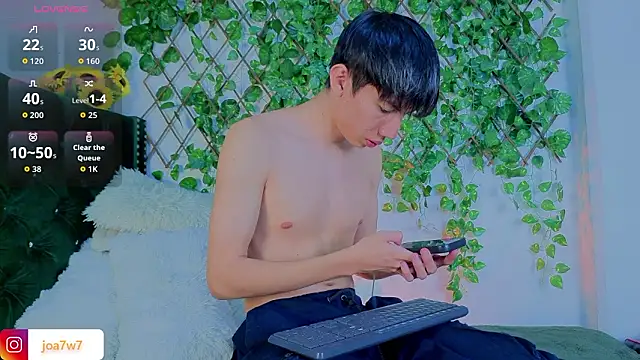 Snapshot of Levii_Ackermann chatting on February 4, 2026, 3:23 am Levii Ackermann online show from February 4, 2026, 3:23 am