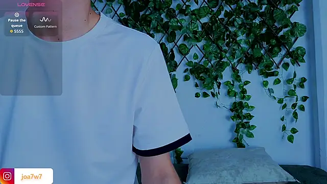 Snapshot of Levii_Ackermann chatting on February 5, 2026, 2:22 pm Levii Ackermann online show from February 5, 2026, 2:22 pm