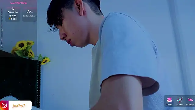 Snapshot of Levii_Ackermann chatting on March 2, 2026, 2:24 pm Levii Ackermann online show from March 2, 2026, 2:24 pm