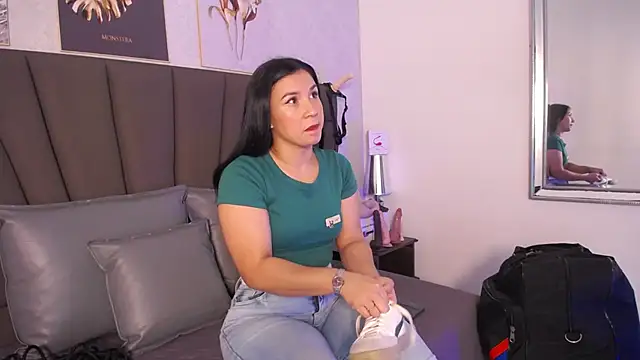 Snapshot of Sofi_Perez_ chatting on May 3, 2026, 11:27 am Sofi Perez online show from May 3, 2026, 11:27 am