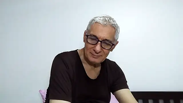Snapshot of BIGUNCUTHARDCOCK chatting on April 25, 2026, 2:58 am BIGUNCUTHARDCOCK online show from April 25, 2026, 2:58 am
