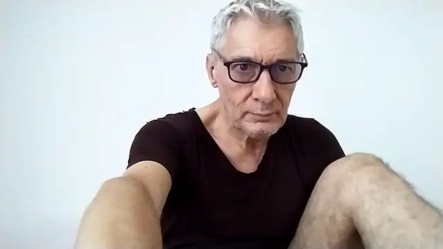 Snapshot of BIGUNCUTHARDCOCK chatting on May 7, 2026, 12:16 am BIGUNCUTHARDCOCK online show from May 7, 2026, 12:16 am