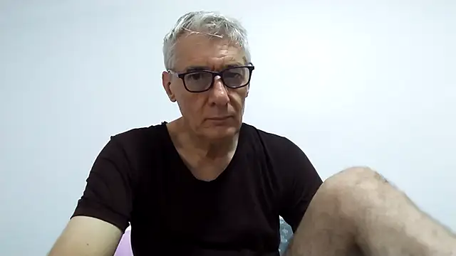 Snapshot of BIGUNCUTHARDCOCK chatting on May 12, 2026, 12:52 am BIGUNCUTHARDCOCK online show from May 12, 2026, 12:52 am