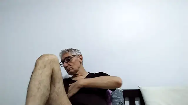 Snapshot of BIGUNCUTHARDCOCK chatting on May 13, 2026, 1:25 am BIGUNCUTHARDCOCK online show from May 13, 2026, 1:25 am