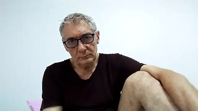 Snapshot of BIGUNCUTHARDCOCK chatting on May 14, 2026, 12:28 am BIGUNCUTHARDCOCK online show from May 14, 2026, 12:28 am