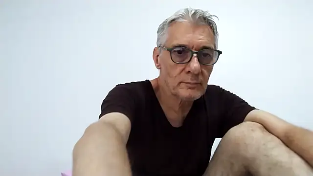 Snapshot of BIGUNCUTHARDCOCK chatting on May 16, 2026, 12:29 am BIGUNCUTHARDCOCK online show from May 16, 2026, 12:29 am