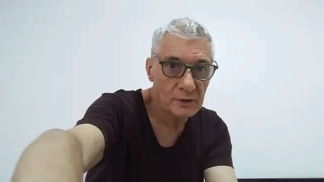 Snapshot of BIGUNCUTHARDCOCK chatting on May 20, 2026, 12:39 am BIGUNCUTHARDCOCK online show from May 20, 2026, 12:39 am