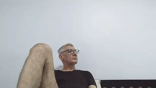 Snapshot of BIGUNCUTHARDCOCK chatting on May 23, 2026, 12:38 am BIGUNCUTHARDCOCK online show from May 23, 2026, 12:38 am