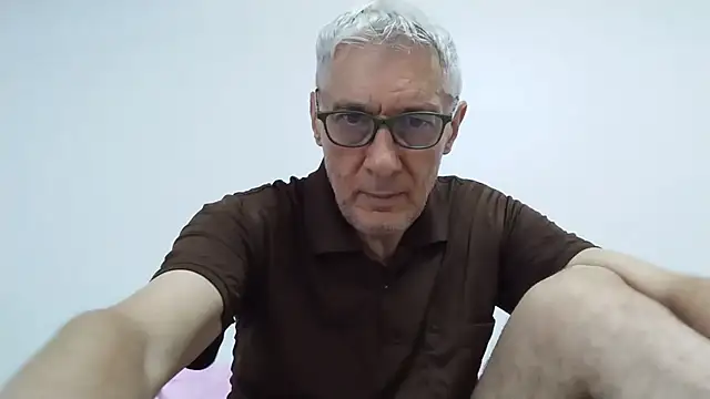 Snapshot of BIGUNCUTHARDCOCK chatting on May 25, 2026, 12:27 am BIGUNCUTHARDCOCK online show from May 25, 2026, 12:27 am