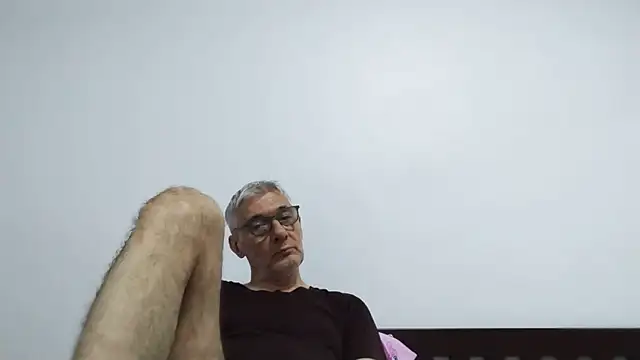 Snapshot of BIGUNCUTHARDCOCK chatting on May 27, 2026, 11:57 pm BIGUNCUTHARDCOCK online show from May 27, 2026, 11:57 pm