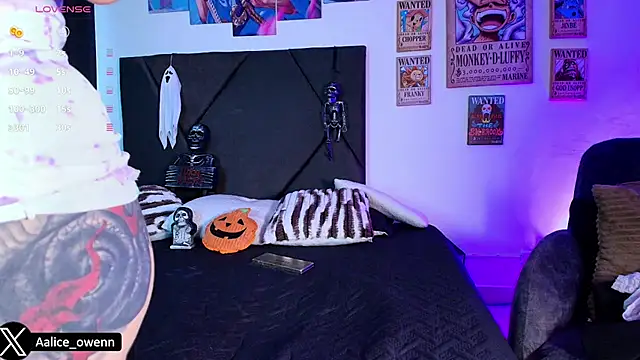 Aliceowenn online show from October 22, 2025, 9:03 pm