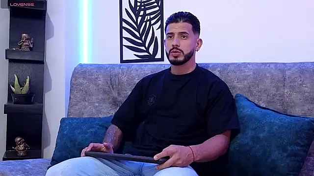 Snapshot of Bruno_Mattos chatting on December 28, 2024, 10:13 pm Bruno Mattos online show from December 28, 2024, 10:13 pm