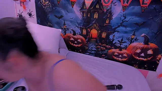 charlotte-11 online show from October 18, 2025, 3:24 pm