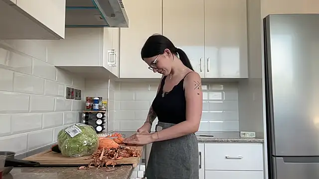 RoxiBlack online show from November 10, 2025, 7:40 am