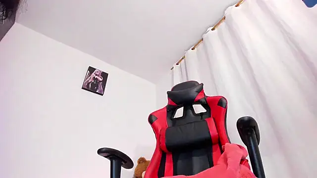 daarklover online show from February 10, 2025, 4:08 am