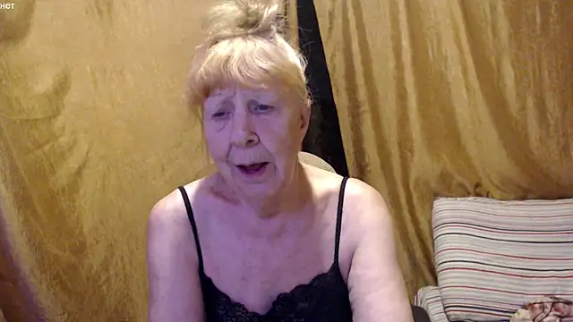Snapshot of _Estelitta_5 chatting on October 15, 2025, 3:56 pm  Estelitta 5 online show from October 15, 2025, 3:56 pm