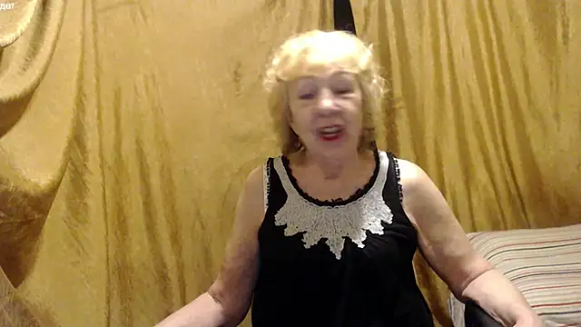 Snapshot of _Estelitta_5 chatting on December 13, 2025, 7:53 pm Estelitta 5 online show from December 13, 2025, 7:53 pm