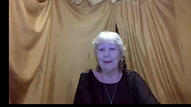 Snapshot of _Estelitta_5 chatting on February 17, 2026, 3:19 pm Estelitta 5 online show from February 17, 2026, 3:19 pm
