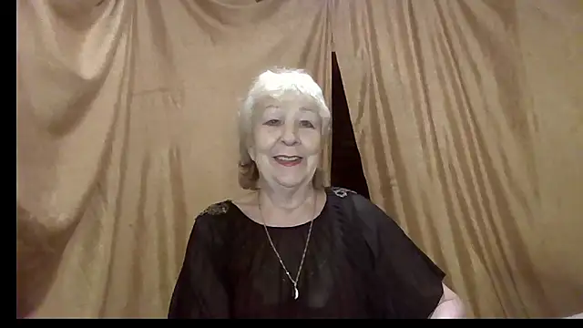 Snapshot of _Estelitta_5 chatting on February 20, 2026, 5:46 pm Estelitta 5 online show from February 20, 2026, 5:46 pm