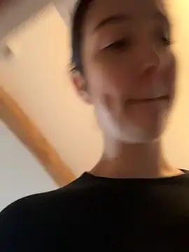 Snapshot of _Juliette chatting on February 5, 2026, 1:05 pm Juliette online show from February 5, 2026, 1:05 pm