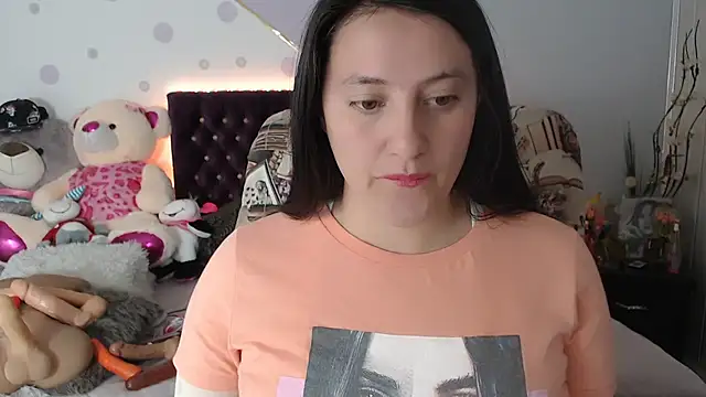 Lorenahot 06 online show from March 3, 2025, 6:22 pm