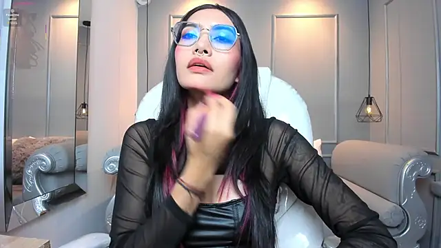 AzuraKindong online show from January 7, 2026, 7:16 pm