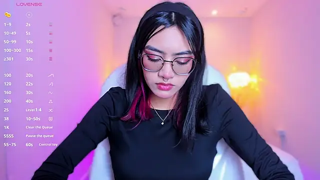 AzuraKindong online show from March 31, 2026, 7:14 pm