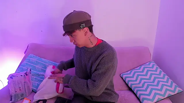 Tomy Rox online show from November 12, 2025, 8:52 pm