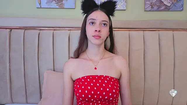 sophiia grey 1 online show from October 31, 2025, 8:32 pm