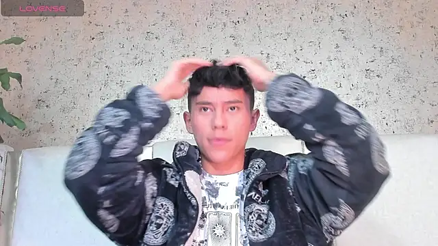 Angel esteban fx online show from March 19, 2025, 3:52 am