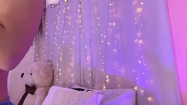 hannacruzsj online show from September 18, 2025, 6:21 pm