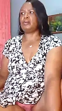 Snapshot of TALLNSEXY48 chatting on January 6, 2025, 11:31 pm TALLNSEXY48 online show from January 6, 2025, 11:31 pm