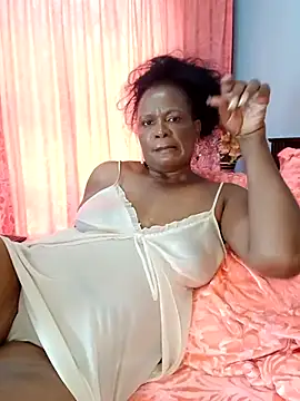 Snapshot of TALLNSEXY48 chatting on February 16, 2025, 2:32 pm TALLNSEXY48 online show from February 16, 2025, 2:32 pm