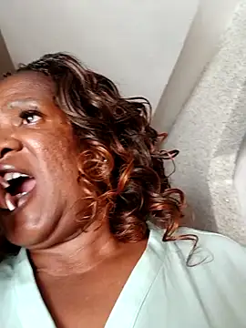 Snapshot of TALLNSEXY48 chatting on September 19, 2025, 12:28 pm TALLNSEXY48 online show from September 19, 2025, 12:28 pm