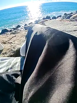 Snapshot of SexyErola27 chatting on January 12, 2025, 10:12 am SexyErola27 online show from January 12, 2025, 10:12 am