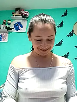 Snapshot of emilypoppy3 chatting on February 6, 2025, 4:36 pm emilypoppy3 online show from February 6, 2025, 4:36 pm