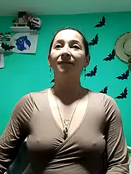 Snapshot of emilypoppy3 chatting on February 15, 2025, 6:33 pm emilypoppy3 online show from February 15, 2025, 6:33 pm