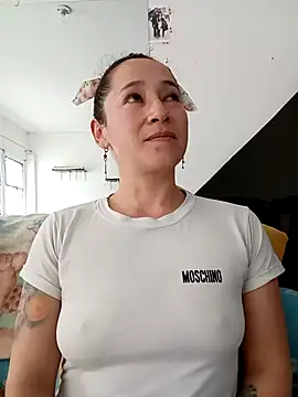 Snapshot of emilypoppy3 chatting on November 27, 2025, 8:00 pm emilypoppy3 online show from November 27, 2025, 8:00 pm