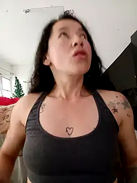 Snapshot of emilypoppy3 chatting on December 5, 2025, 8:38 pm emilypoppy3 online show from December 5, 2025, 8:38 pm