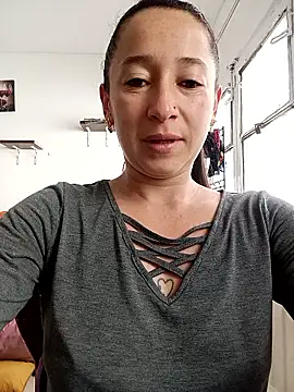 Snapshot of emilypoppy3 chatting on January 8, 2026, 8:33 pm emilypoppy3 online show from January 8, 2026, 8:33 pm