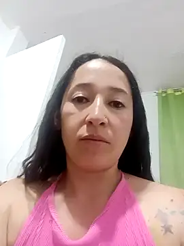 Snapshot of emilypoppy3 chatting on February 4, 2026, 9:09 pm emilypoppy3 online show from February 4, 2026, 9:09 pm