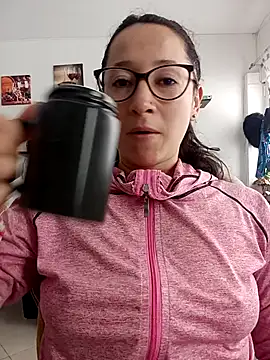 Snapshot of emilypoppy3 chatting on February 25, 2026, 6:17 pm emilypoppy3 online show from February 25, 2026, 6:17 pm