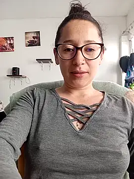 Snapshot of emilypoppy3 chatting on February 27, 2026, 8:31 pm emilypoppy3 online show from February 27, 2026, 8:31 pm