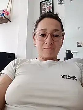 emilypoppy3 online show from May 13, 2026, 7:11 pm